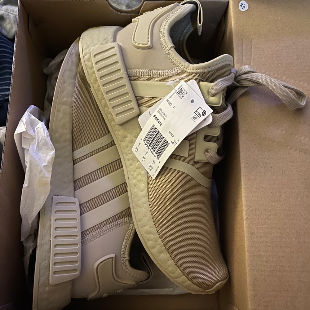 NMD R1 Adidas